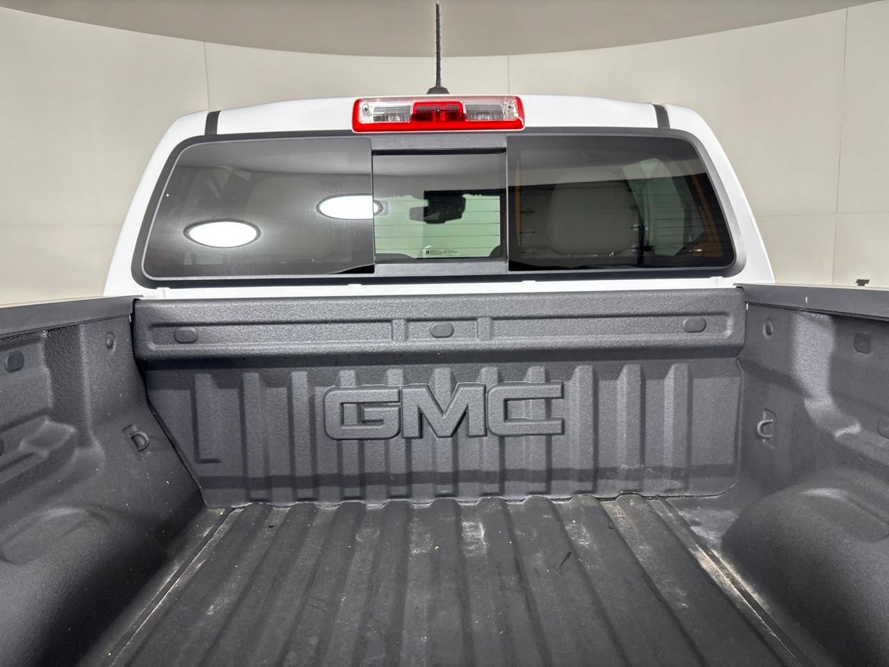 Used 2017 GMC Canyon SLT w/ Driver Alert Package AWD/4WD image 25