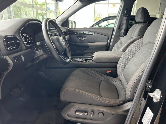 Used 2024 Honda Pilot Sport image 15