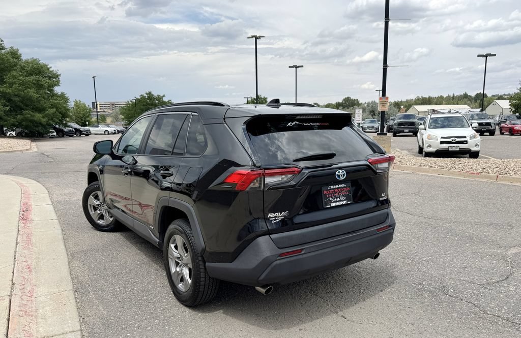Used 2023 Toyota RAV4 LE AWD/4WD image 7
