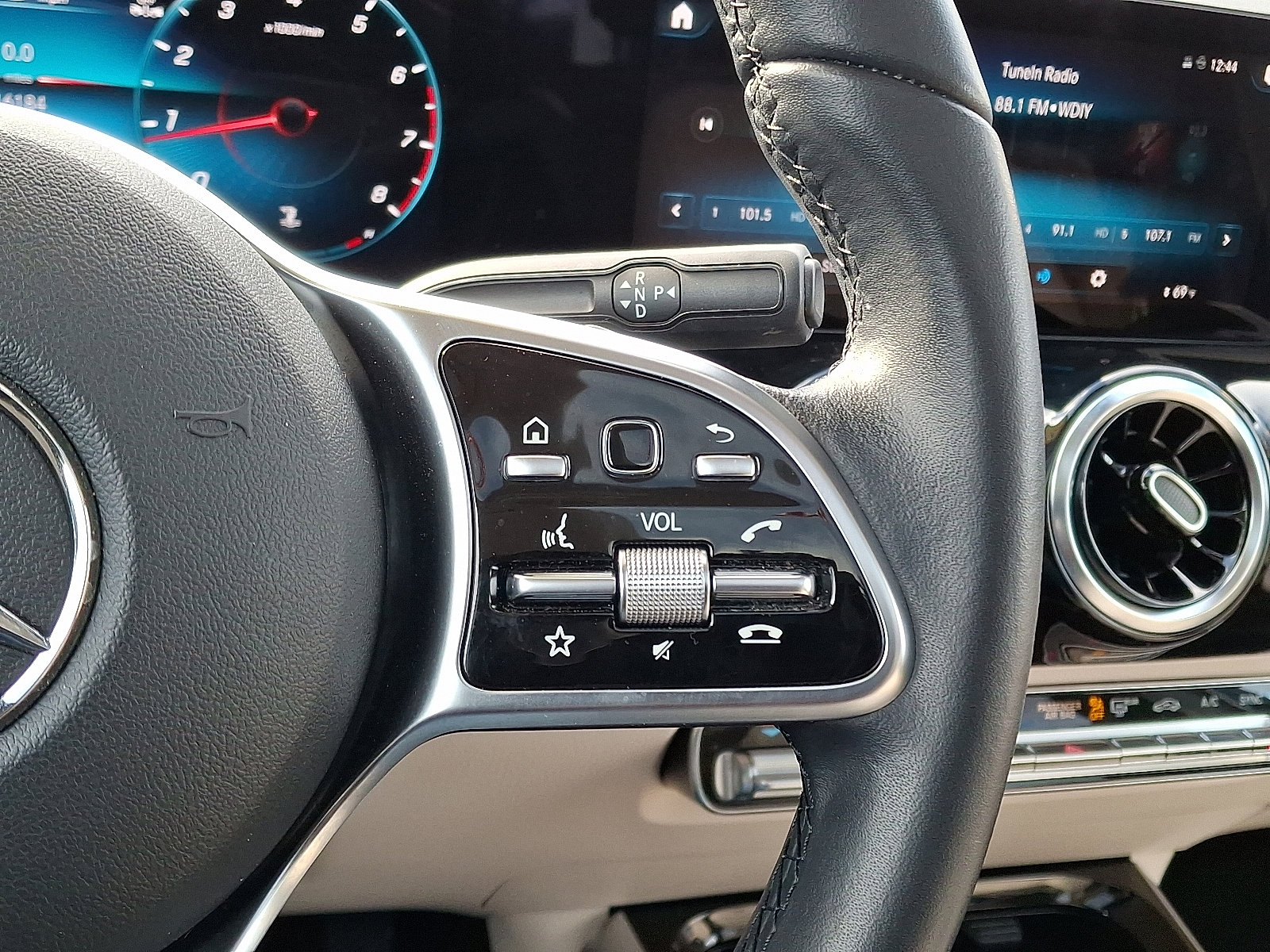 Used 2023 Mercedes-Benz GLA 250 4MATIC image 23