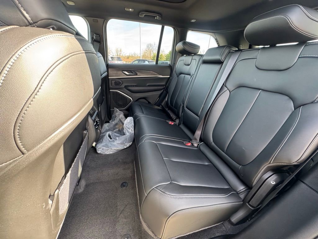 New 2026 Jeep Grand Cherokee Limited AWD/4WD image 20