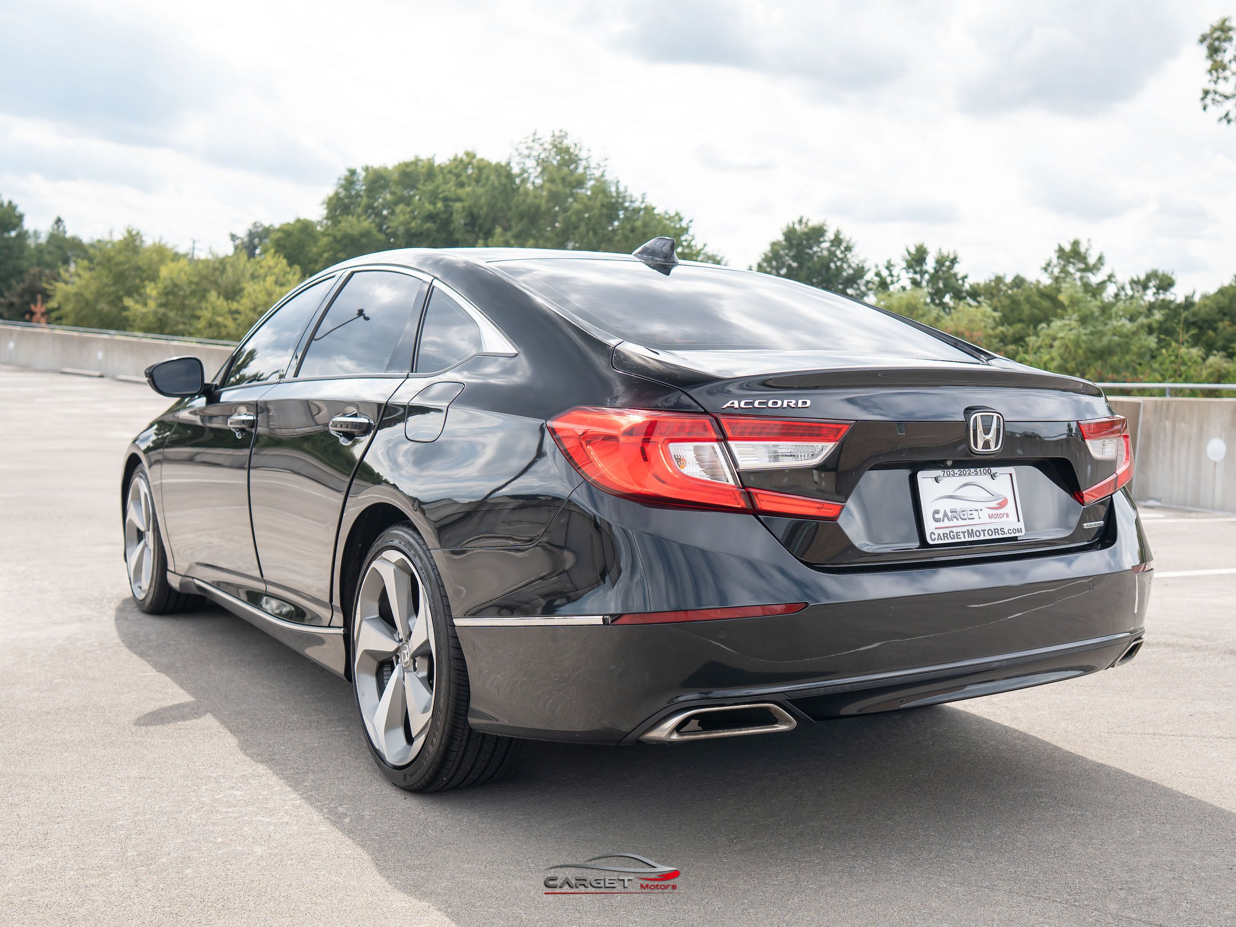 Used 2018 Honda Accord Touring image 5