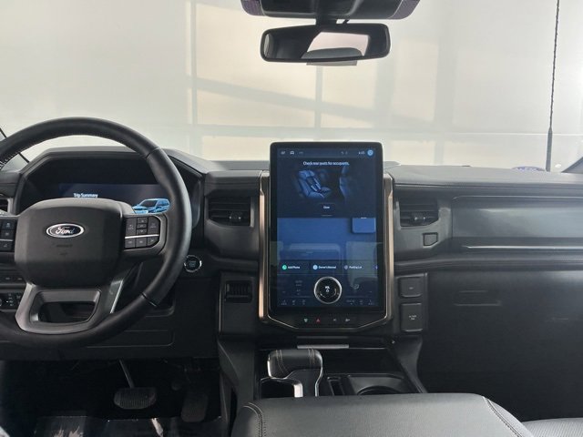 Used 2022 Ford F150 Lightning Lariat image 30