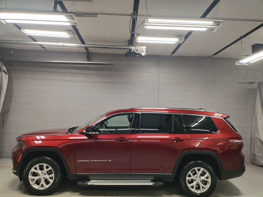 Used 2023 Jeep Grand Cherokee L Limited w/ Luxury Tech Group II AWD/4WD image 18