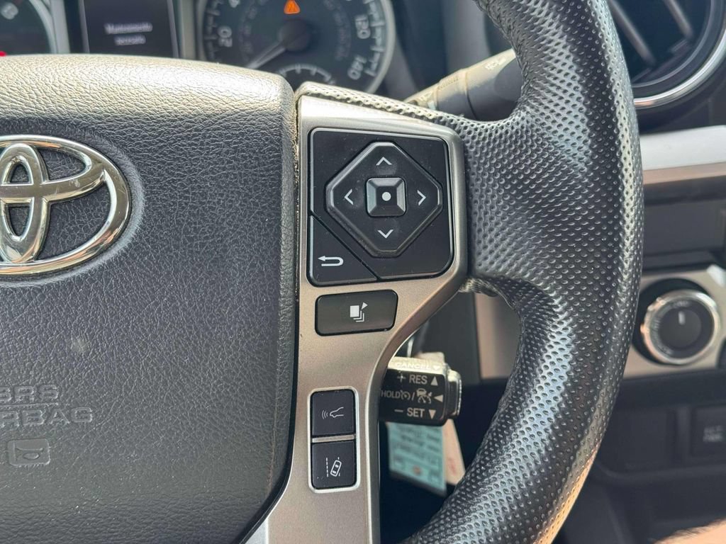 Used 2022 Toyota Tacoma SR5 AWD/4WD image 24