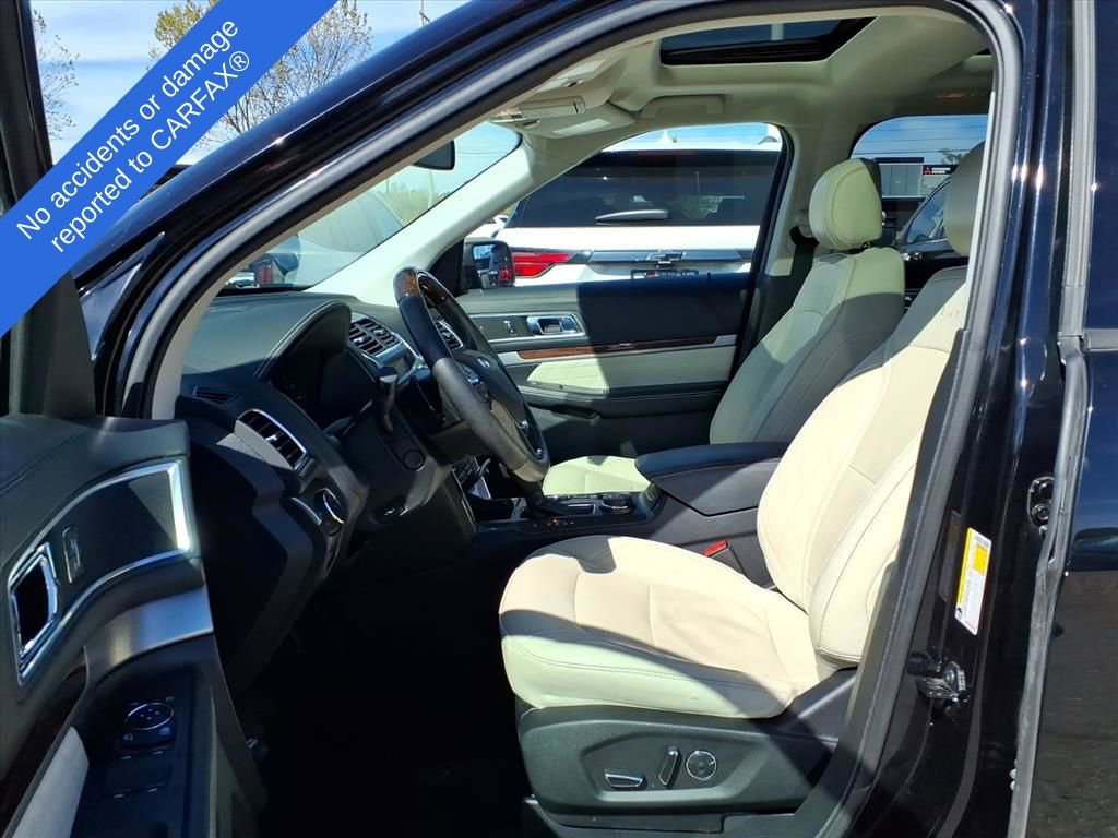 Used 2017 Ford Explorer Platinum image 17