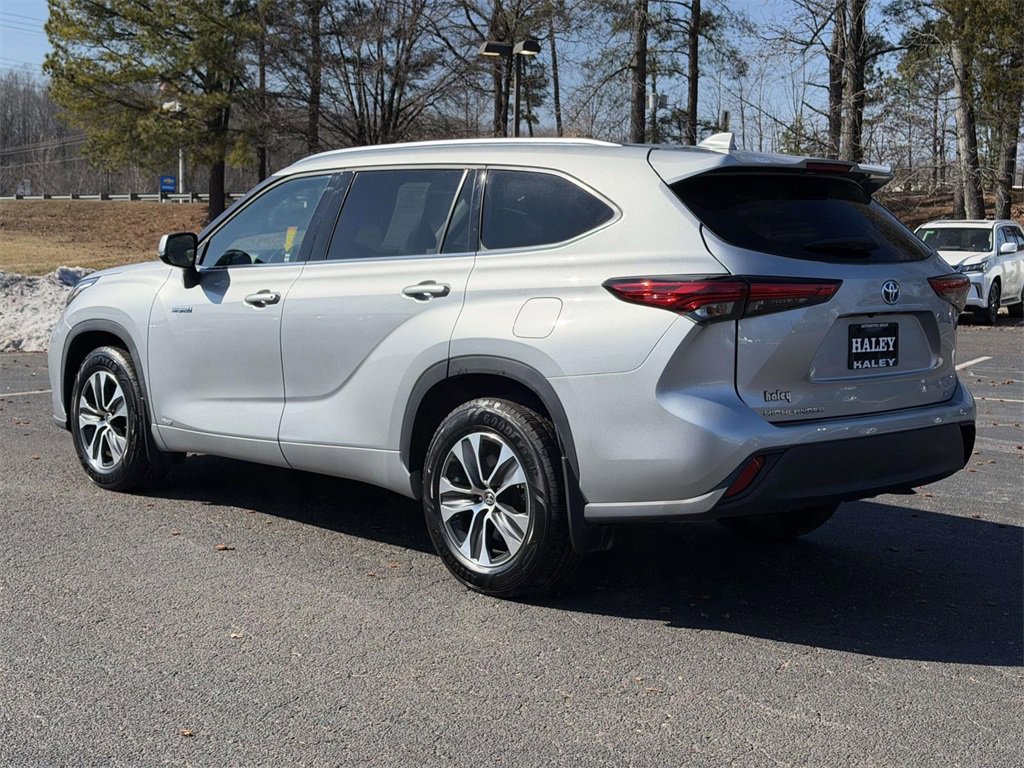 Certified 2021 Toyota Highlander XLE image 22