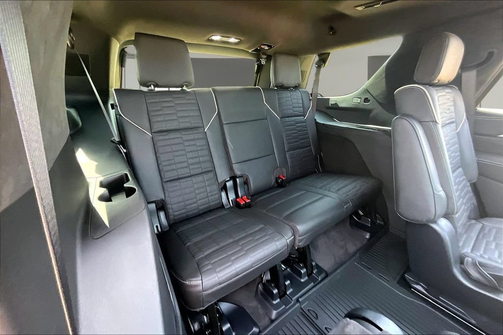 Certified 2026 Cadillac Escalade Platinum Sport w/ LPO, ONYX Package AWD/4WD image 29
