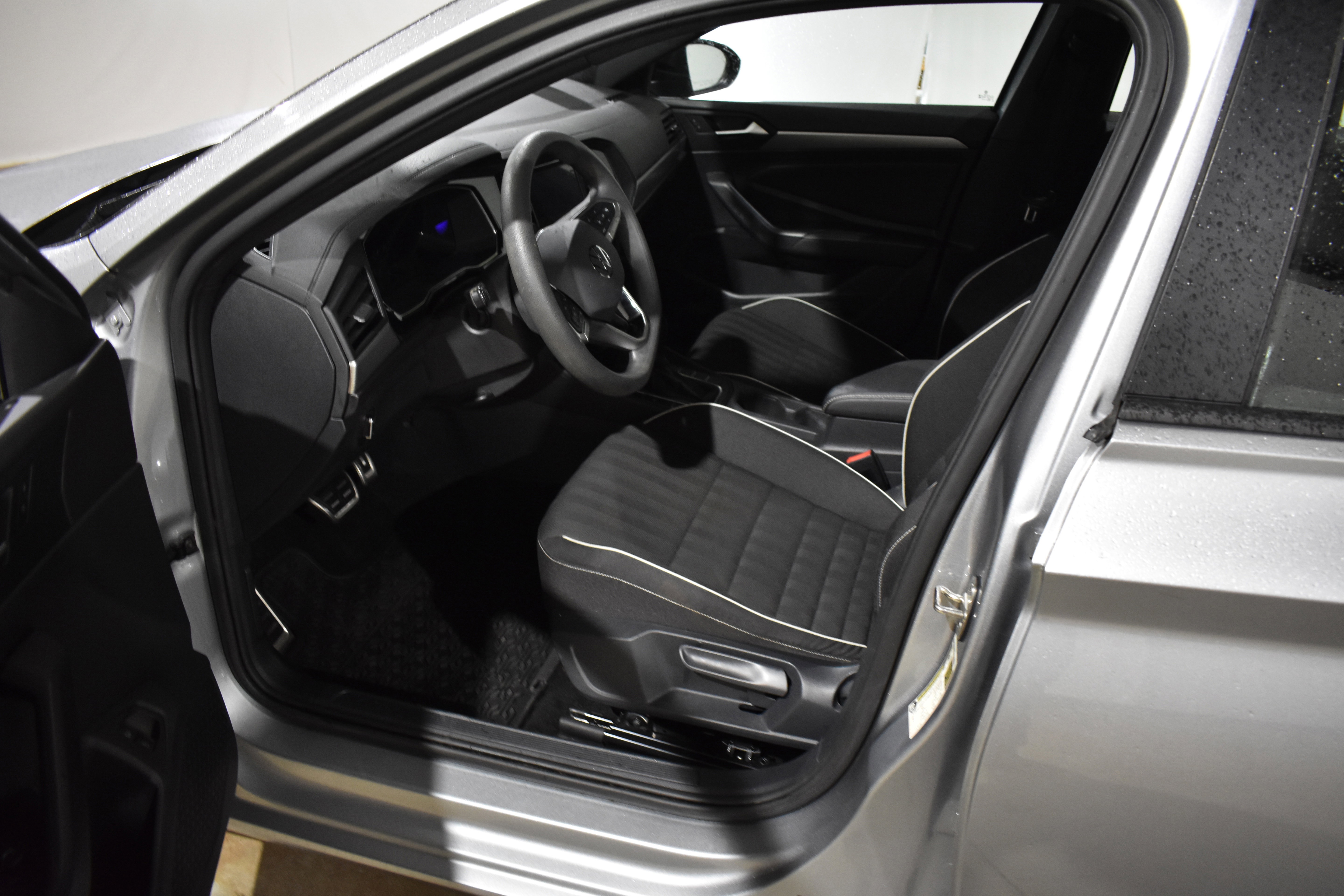 Used 2023 Volkswagen Jetta Sport image 12