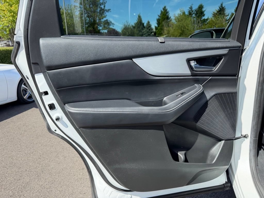 Used 2023 Acura MDX w/ Technology Package AWD/4WD image 29