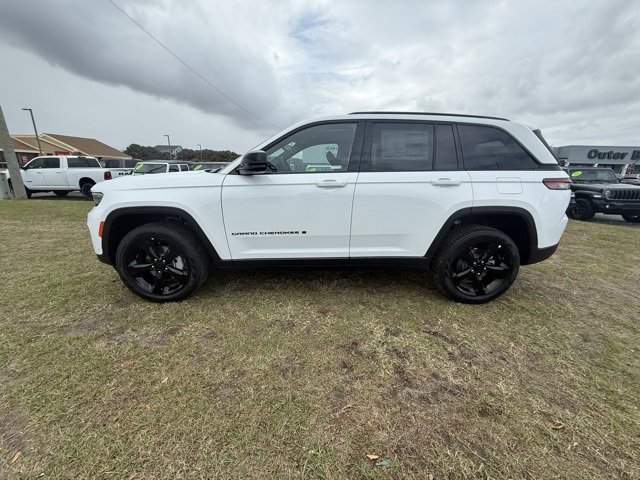 New 2025 Jeep Grand Cherokee Limited w/ Luxury Tech Group II image 4