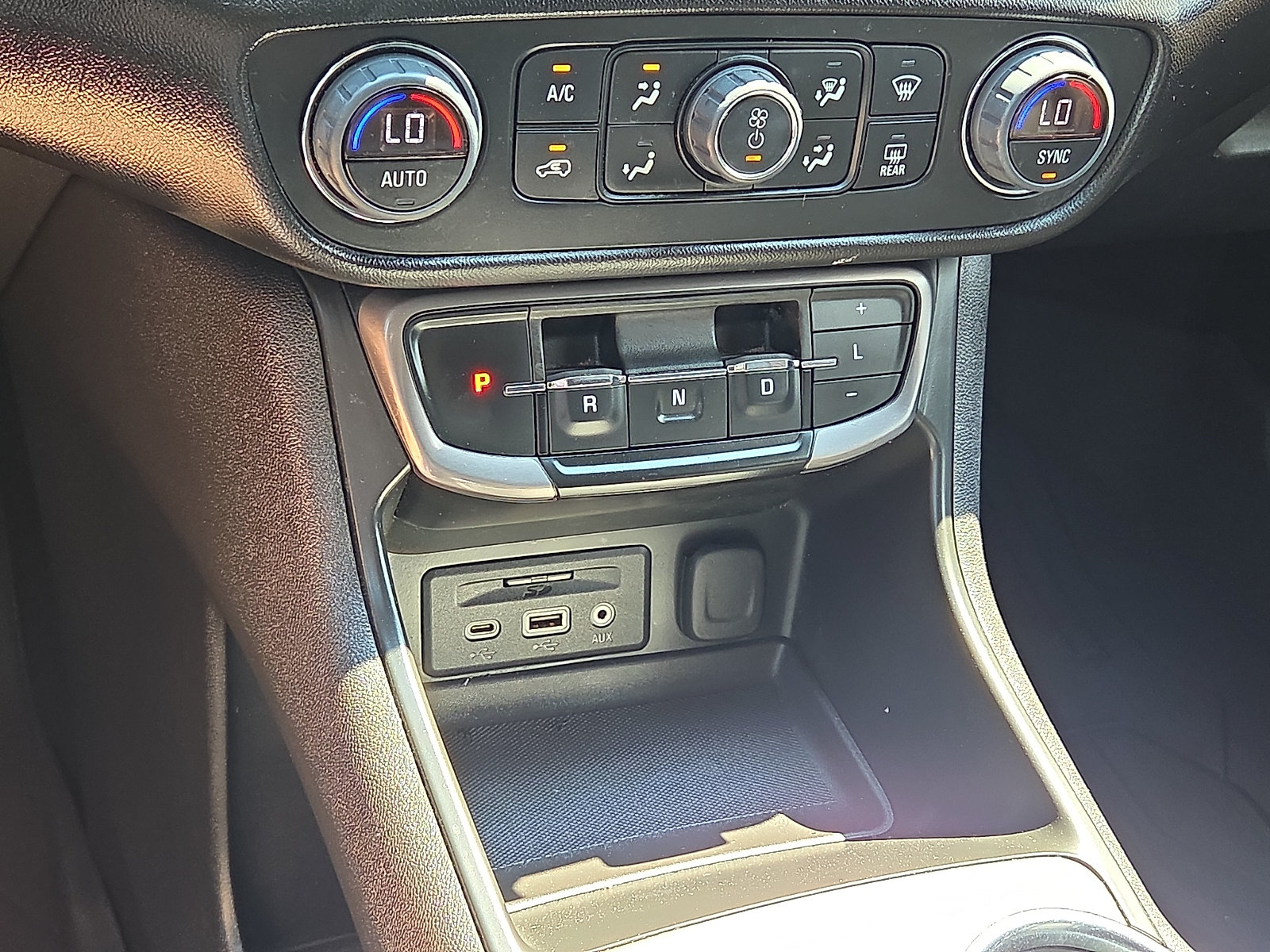 Used 2024 GMC Terrain AT4 w/ Infotainment Package II AWD/4WD image 19