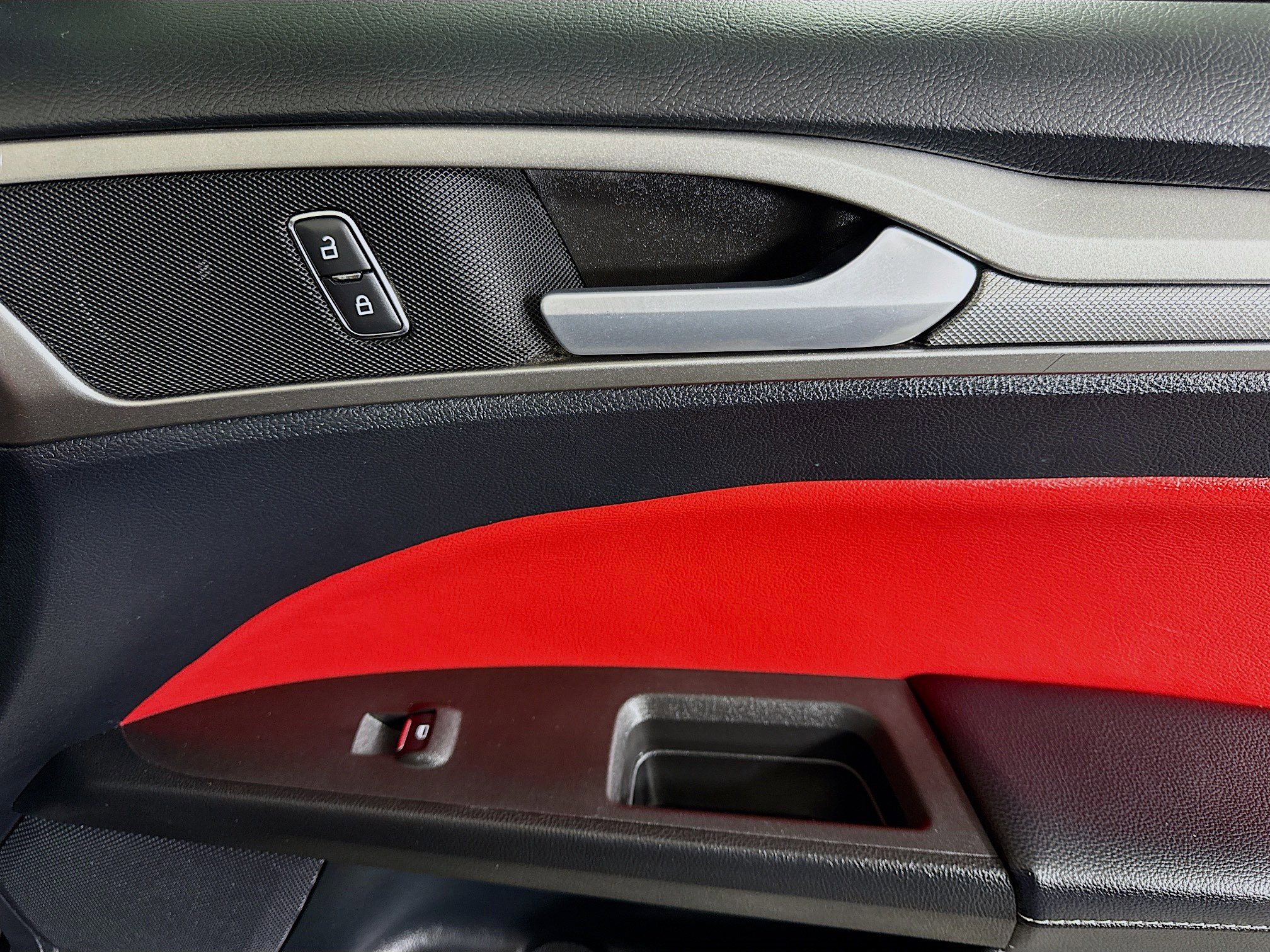 Used 2020 Ford Fusion SE image 31