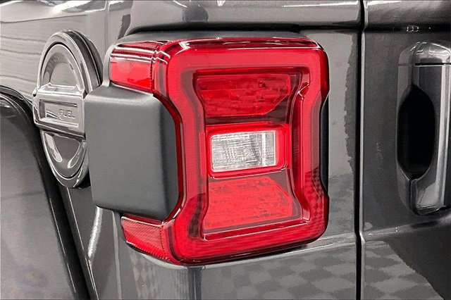 Used 2021 Jeep Wrangler Unlimited Sahara image 34