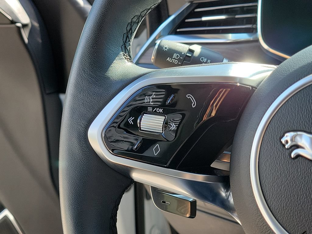 Used 2023 Jaguar F-PACE S AWD/4WD image 36