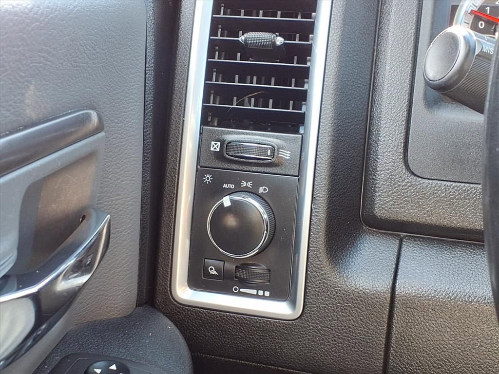 Used 2022 RAM 1500 Classic SLT w/ Electronics Convenience Group image 10