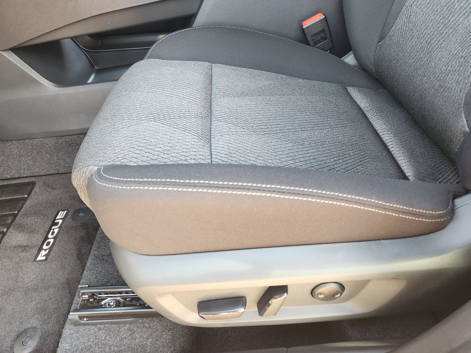 New 2026 Nissan Rogue SV w/ Cold Weather Package image 19