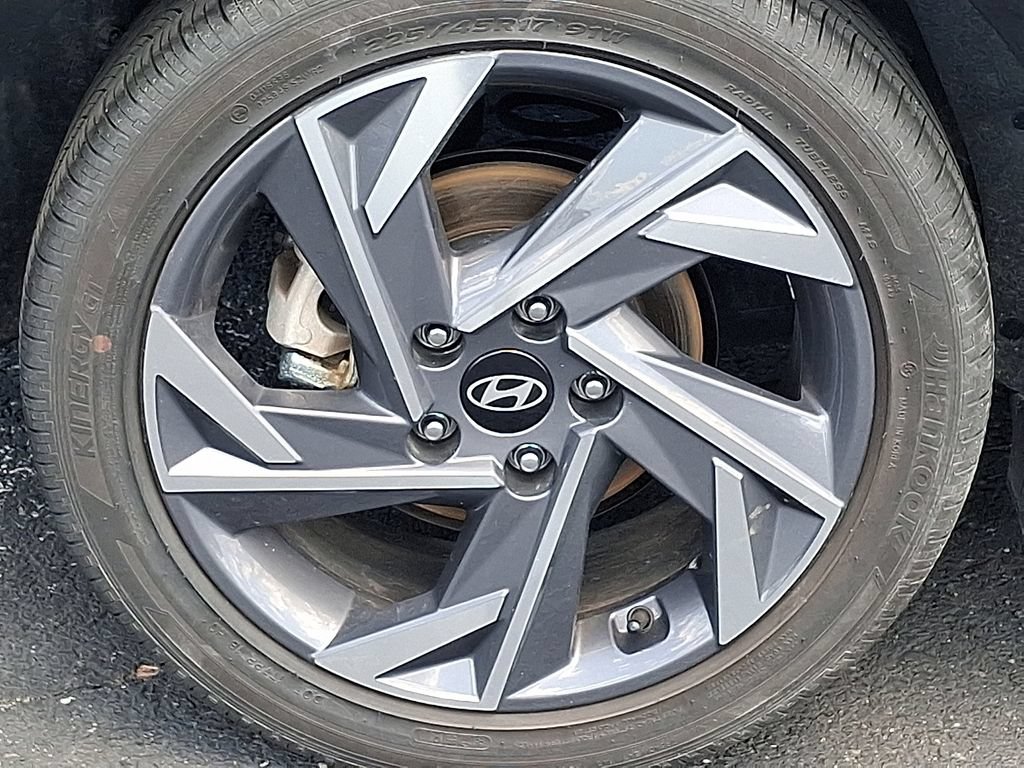 Used 2025 Hyundai Elantra Sport w/ Cargo Package FWD image 9