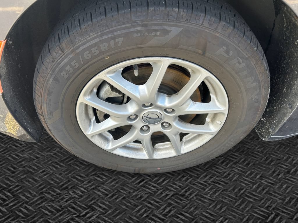 Certified 2023 Chrysler Voyager LX FWD image 11