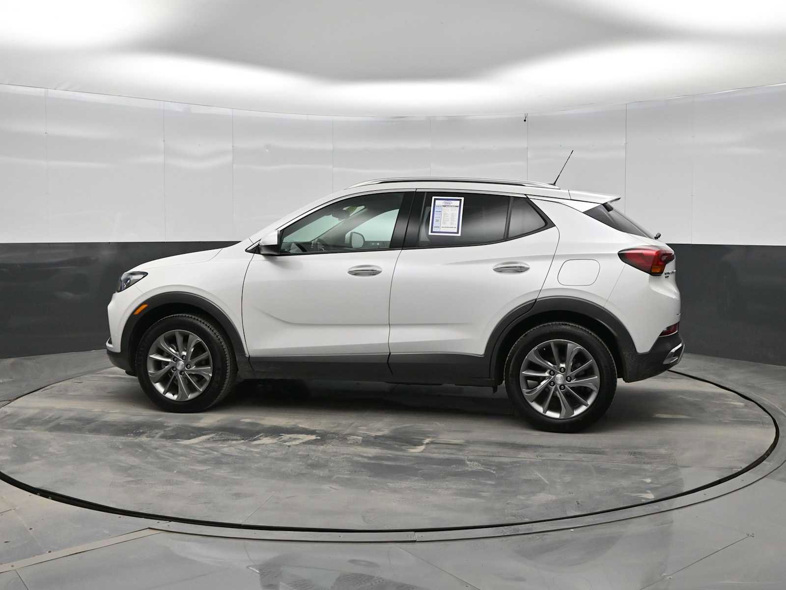 Used 2022 Buick Encore GX Essence w/ Experience Buick Package AWD/4WD image 5