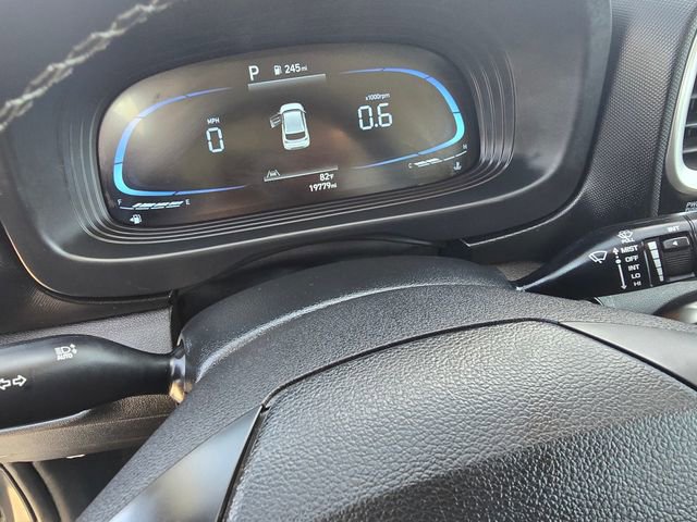 Used 2025 Hyundai Venue SEL FWD image 28