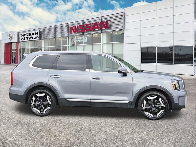Used 2025 Kia Telluride S image 3