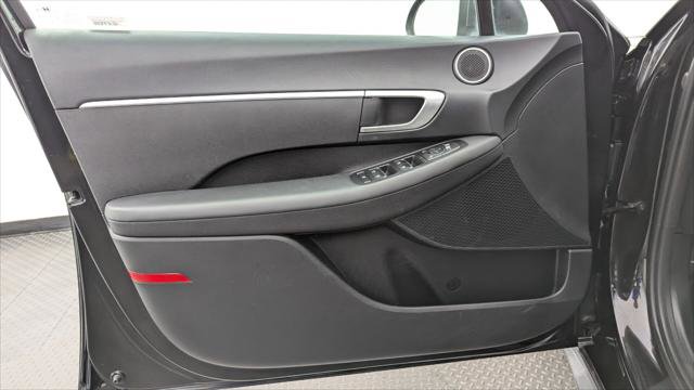Used 2021 Hyundai Sonata SE w/ Cargo Package image 12
