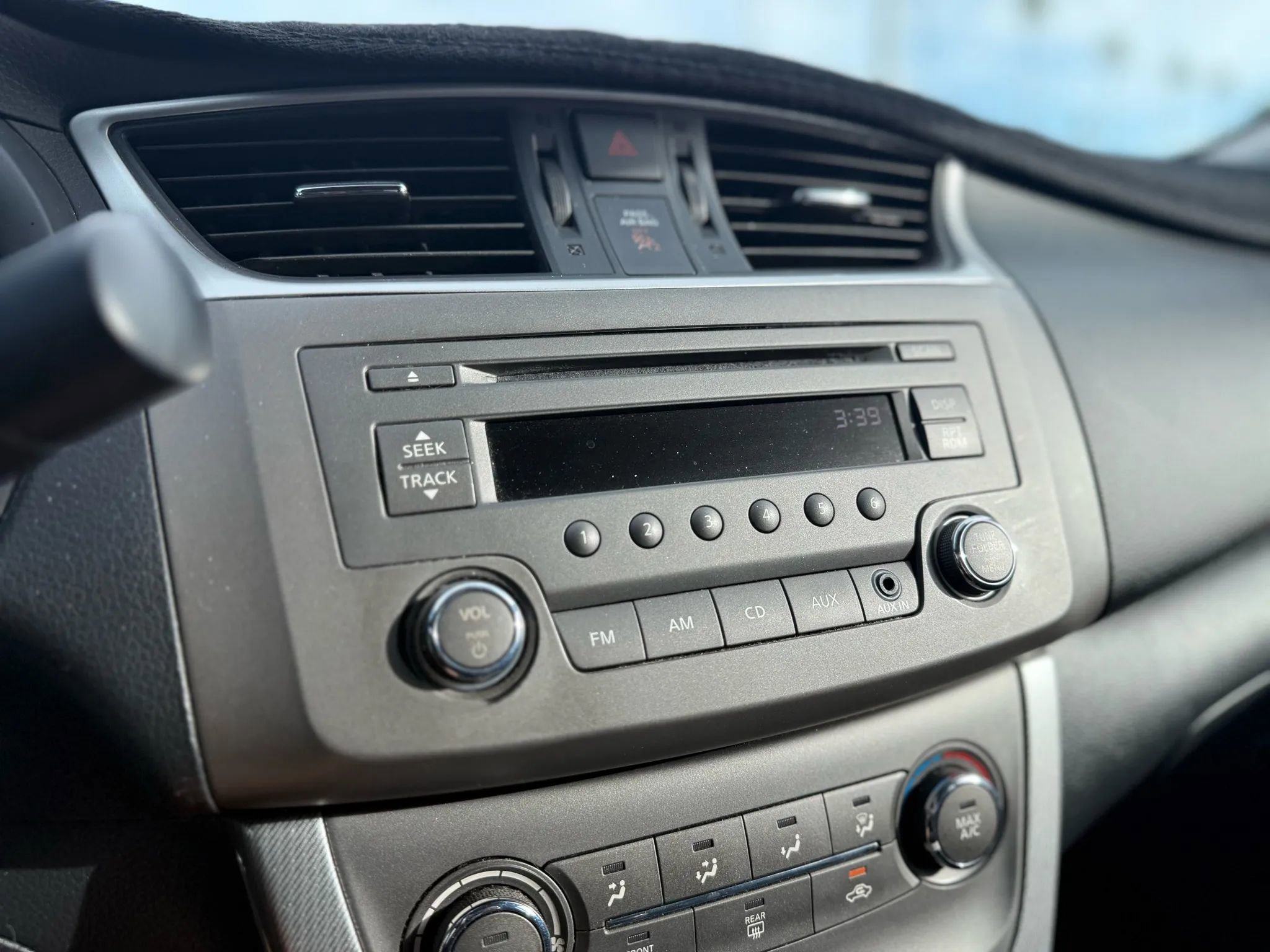 Used 2014 Nissan Sentra SR image 32