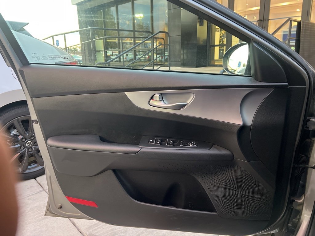 Used 2022 Kia Forte LXS image 16