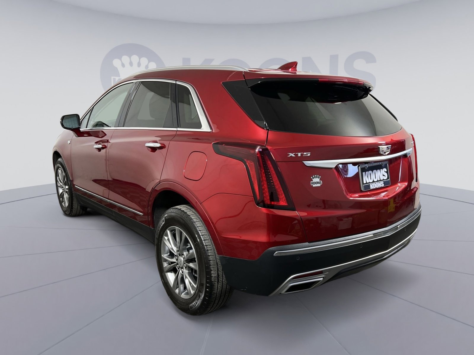 Used 2021 Cadillac XT5 Premium Luxury image 4