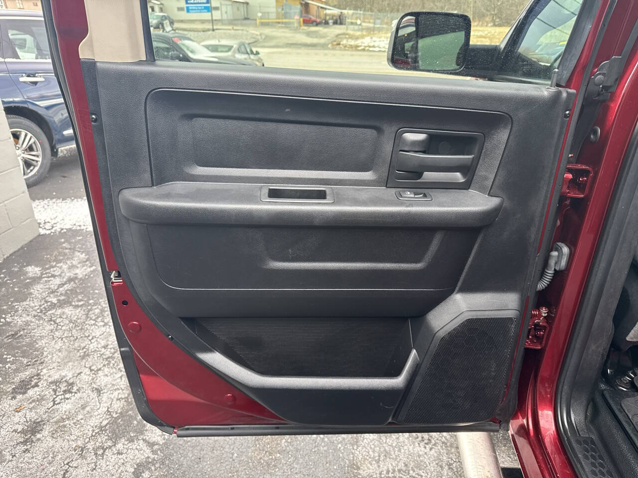 Used 2018 RAM 2500 Tradesman w/ Chrome Appearance Group AWD/4WD image 17