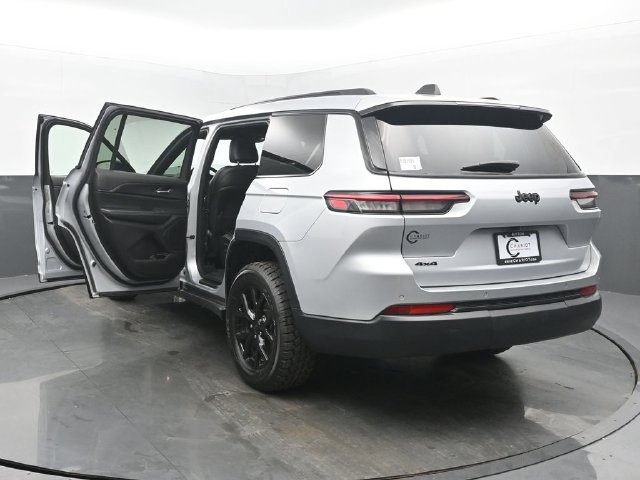 Used 2024 Jeep Grand Cherokee L Laredo AWD/4WD image 58
