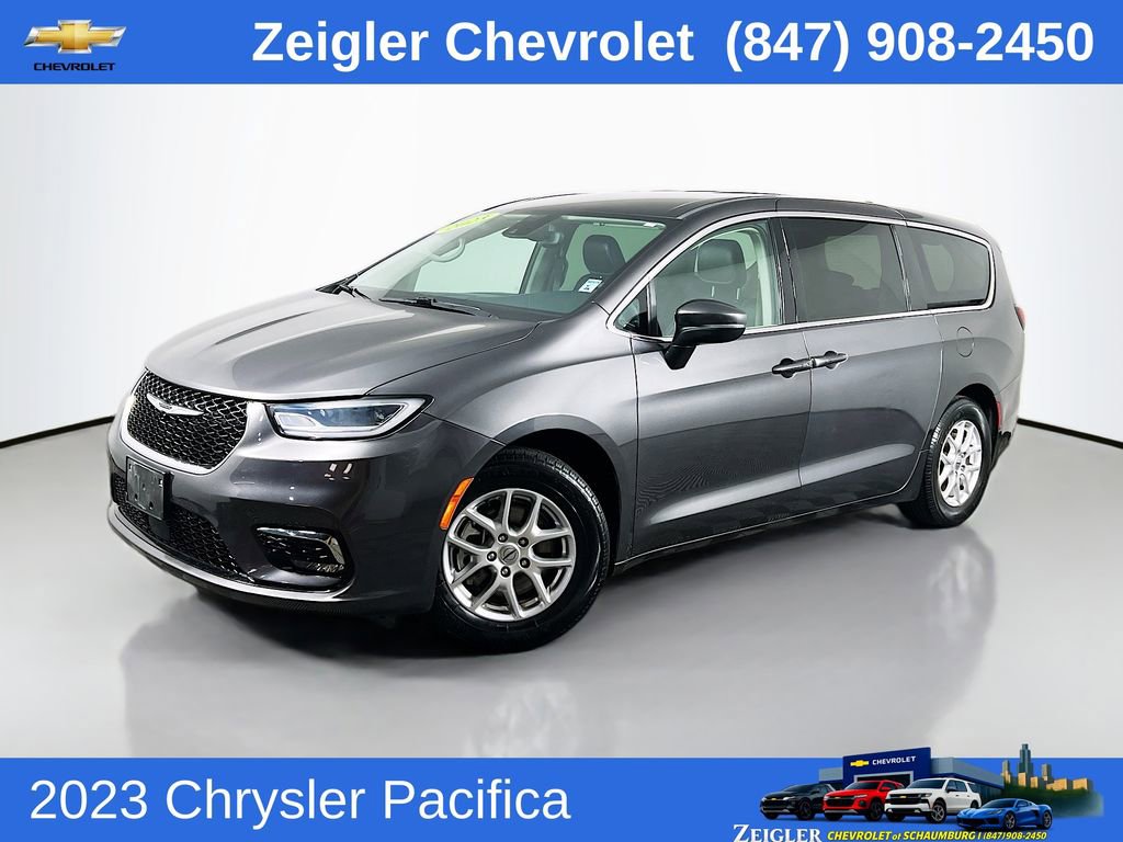 Used 2023 Chrysler Pacifica Touring-L FWD image 1