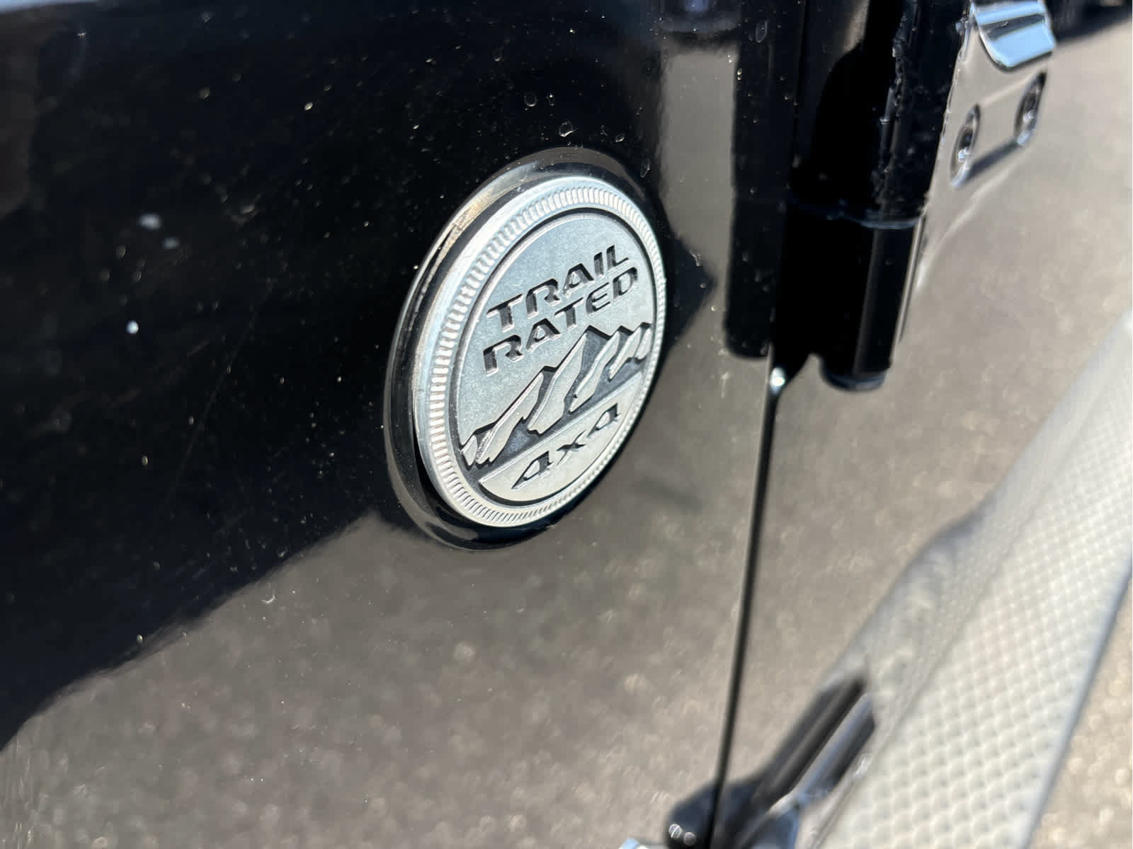 Used 2018 Jeep Wrangler Unlimited Sahara AWD/4WD image 27