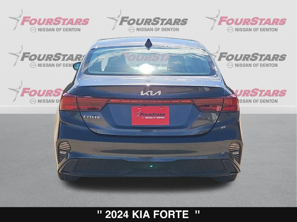 Used 2024 Kia Forte LXS FWD image 5