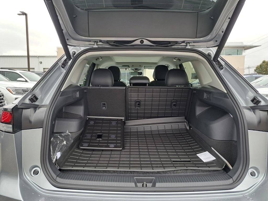 New 2026 Volkswagen Tiguan SE image 25