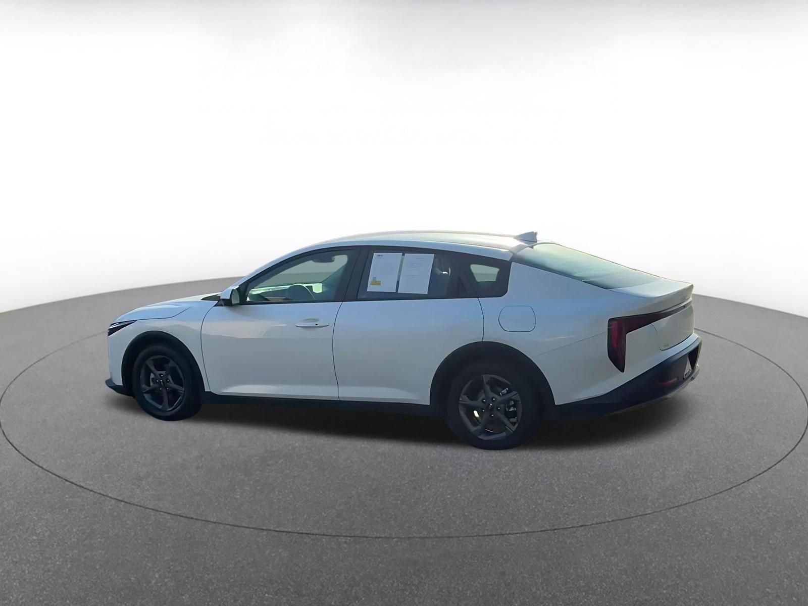 Used 2025 Kia K4 LXS image 10