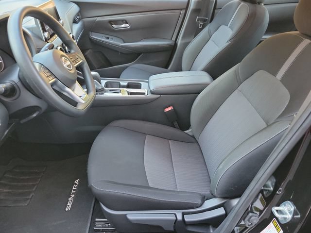 Used 2025 Nissan Sentra SV FWD image 9