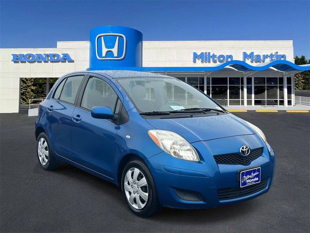 Used 2009 Toyota Yaris 4-Door Hatchback image 1
