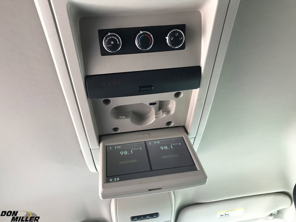 Certified 2016 Chrysler Town & Country Touring w/ Driver Convenience Group image 28