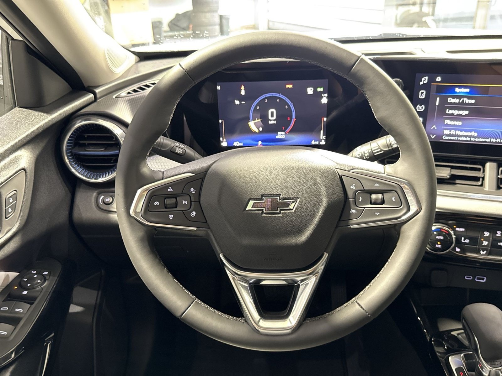 New 2026 Chevrolet Trax LT w/ Midnight Edition FWD image 17