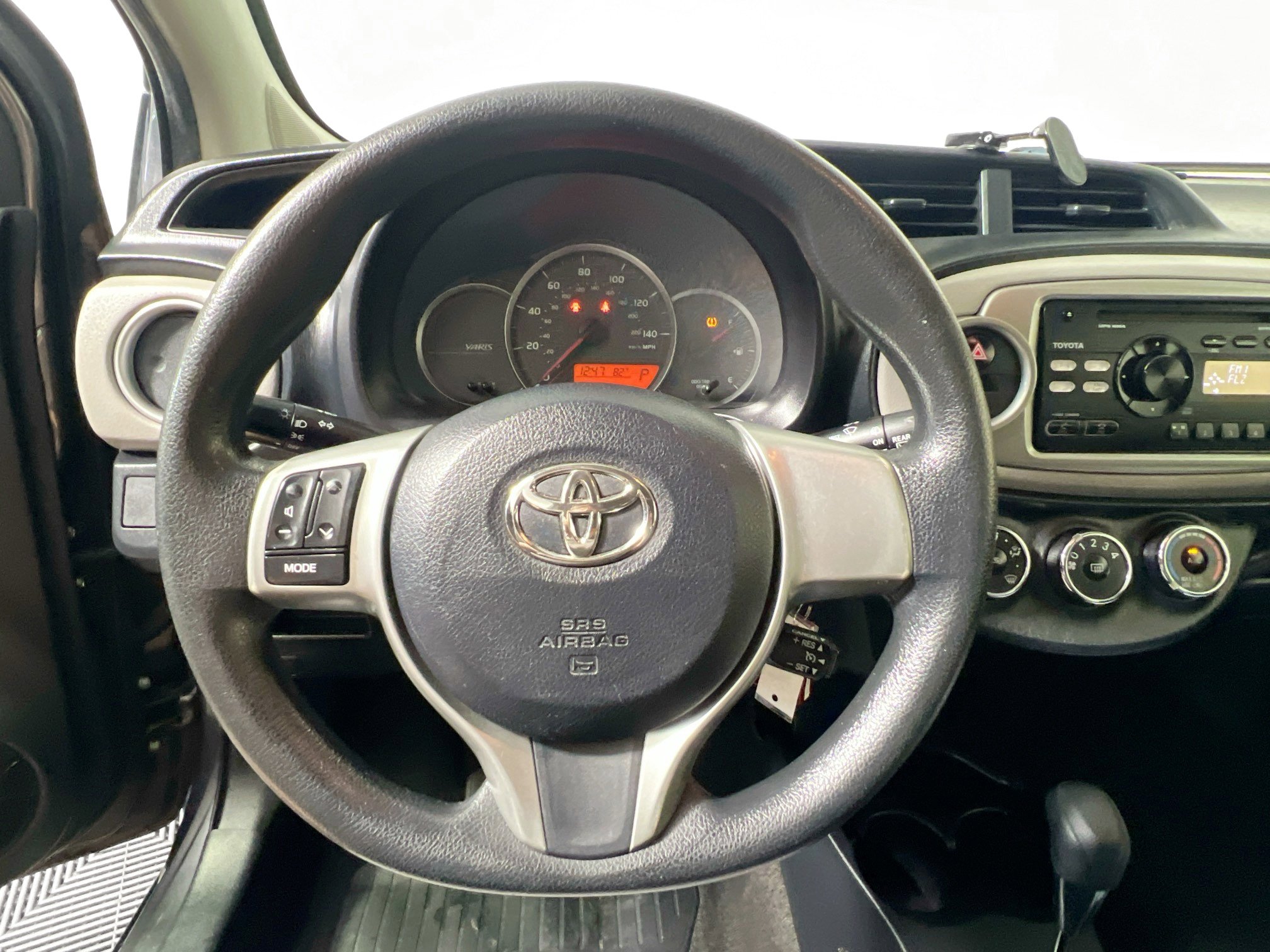 Used 2013 Toyota Yaris LE FWD image 17