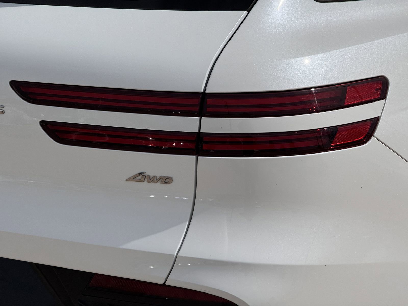 Used 2023 Genesis GV70 2.5T w/ Sport Prestige Package image 11