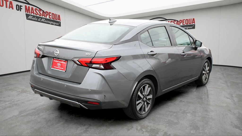 Used 2021 Nissan Versa SV image 4