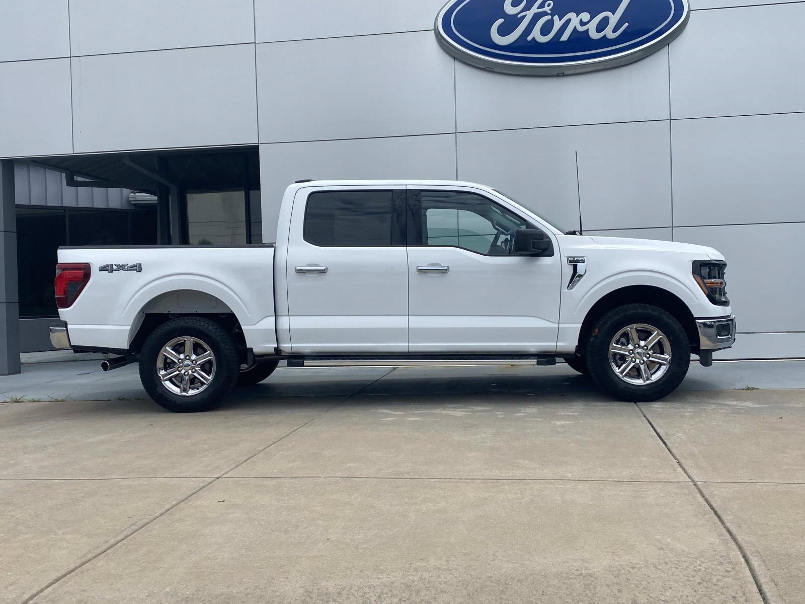 Used 2025 Ford F150 XLT w/ Equipment Group 301A Standard AWD/4WD image 3