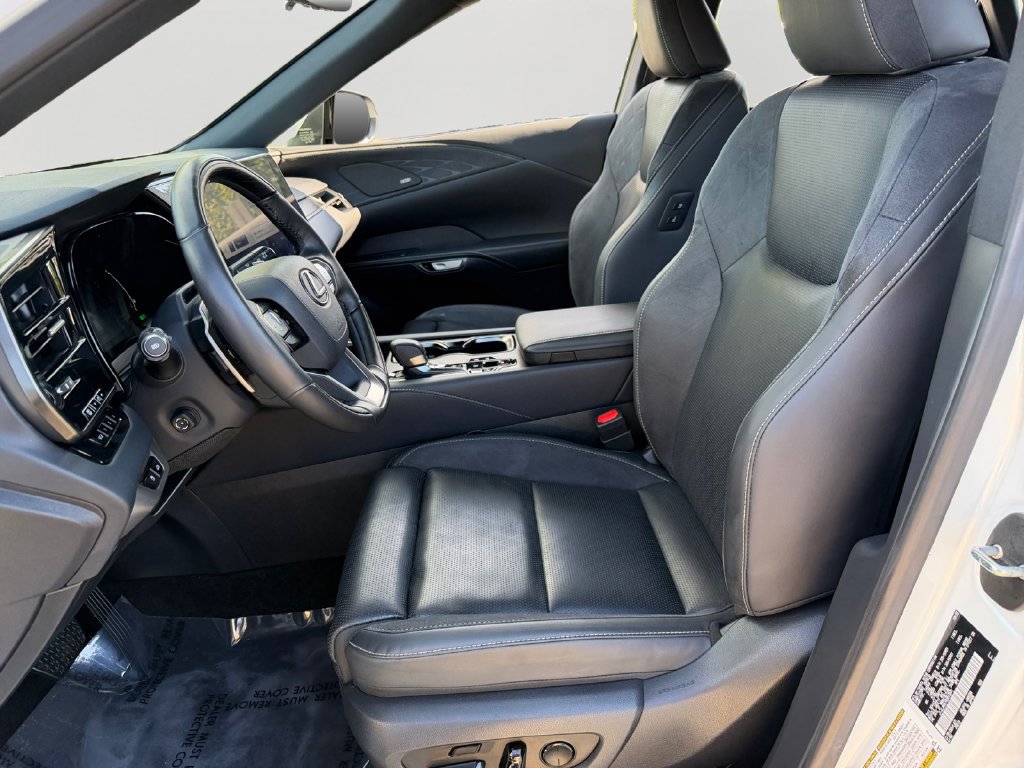 Certified 2024 Lexus RX 450h AWD w/ Convenience Package image 15