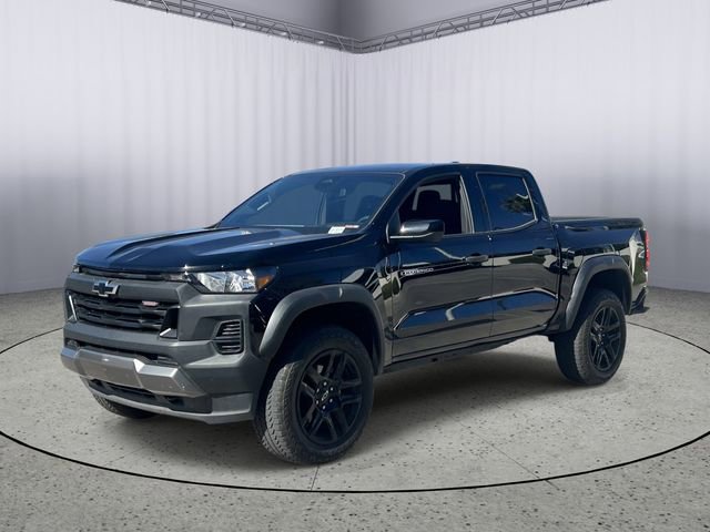 Used 2024 Chevrolet Colorado Trail Boss w/ Advanced Trailering Package AWD/4WD image 2