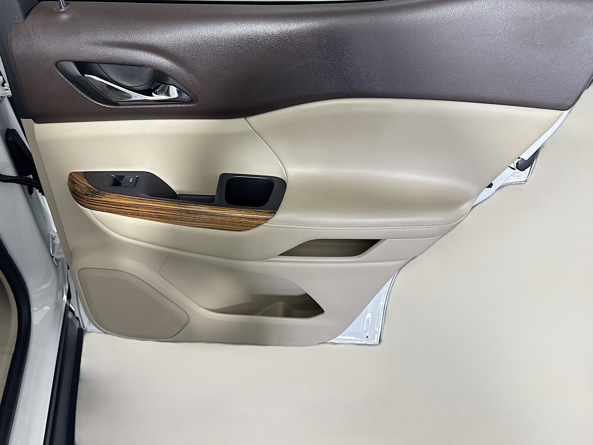 Used 2017 GMC Acadia Denali w/ Technology Package image 28