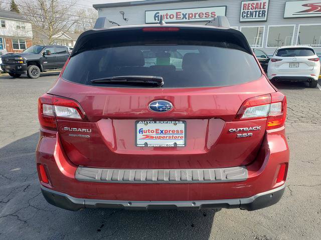 Used 2017 Subaru Outback 3.6R Limited image 4