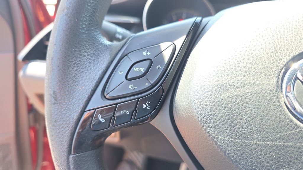 Used 2019 Toyota C-HR LE FWD image 20